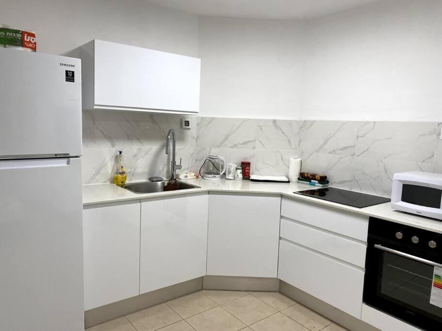 Dc Apartments - 2 Bedrooms Near The Beach 엘라트 외부 사진